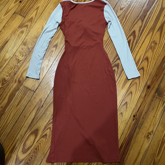 👗 {Dress} - Picture 3 of 4